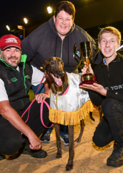 Jarick Bale with the Delbridge family after winning the Sale Cup