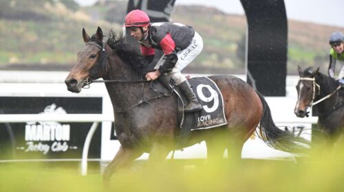 Uraskyfullastars-Peter-Rubery-RIPN-500x2